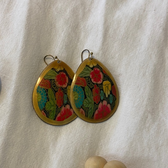 Earring Set - Picture 9 of 16